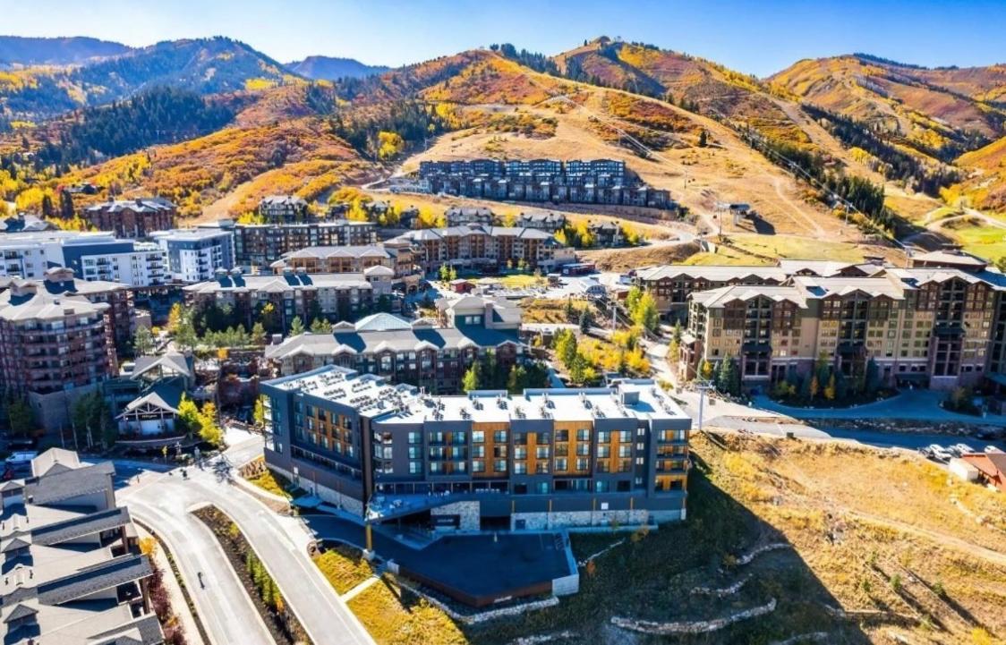 Slope Side Studio In The Heart Of Canyons Village With Heated Pool & Hot Tub! Парк-Сити Экстерьер фото