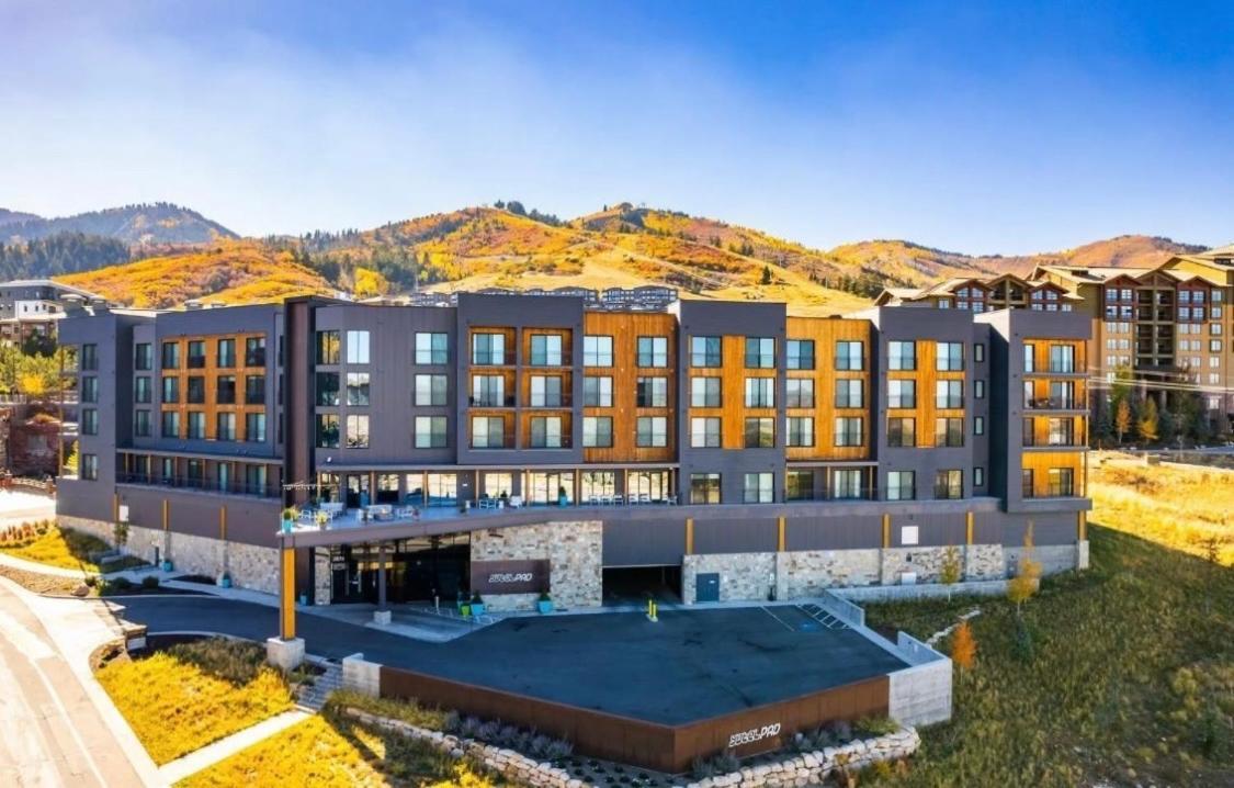 Slope Side Studio In The Heart Of Canyons Village With Heated Pool & Hot Tub! Парк-Сити Экстерьер фото