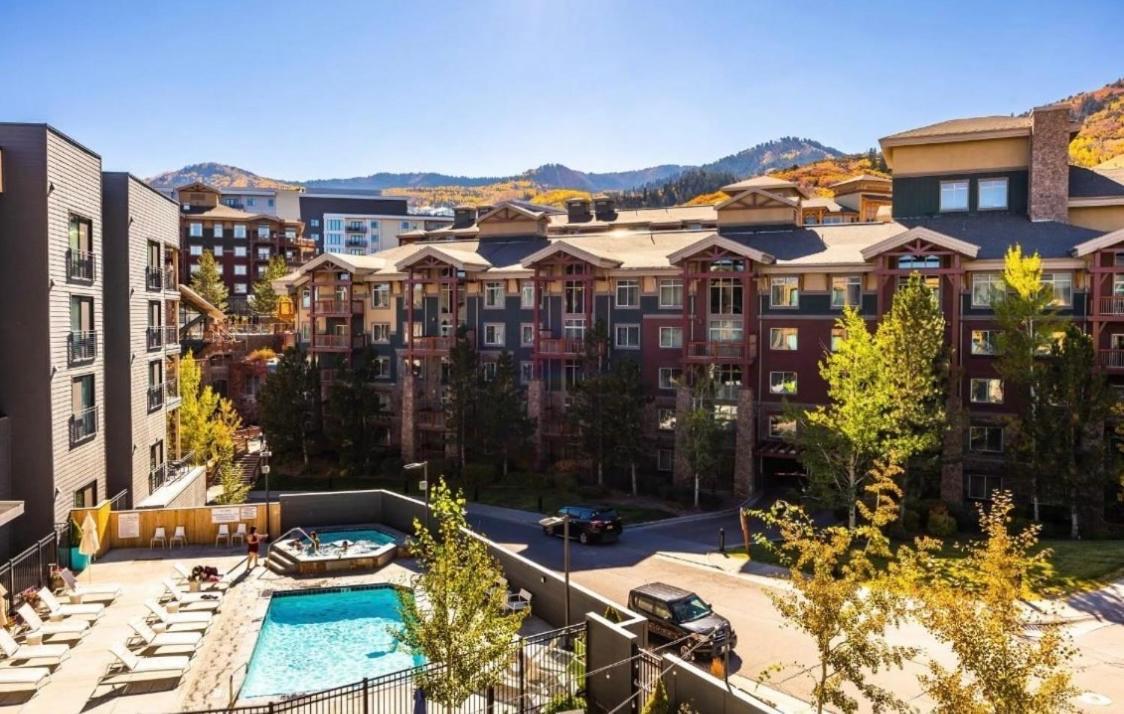 Slope Side Studio In The Heart Of Canyons Village With Heated Pool & Hot Tub! Парк-Сити Экстерьер фото