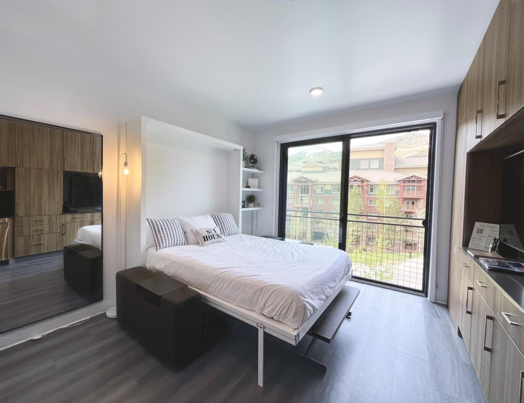 Slope Side Studio In The Heart Of Canyons Village With Heated Pool & Hot Tub! Парк-Сити Экстерьер фото
