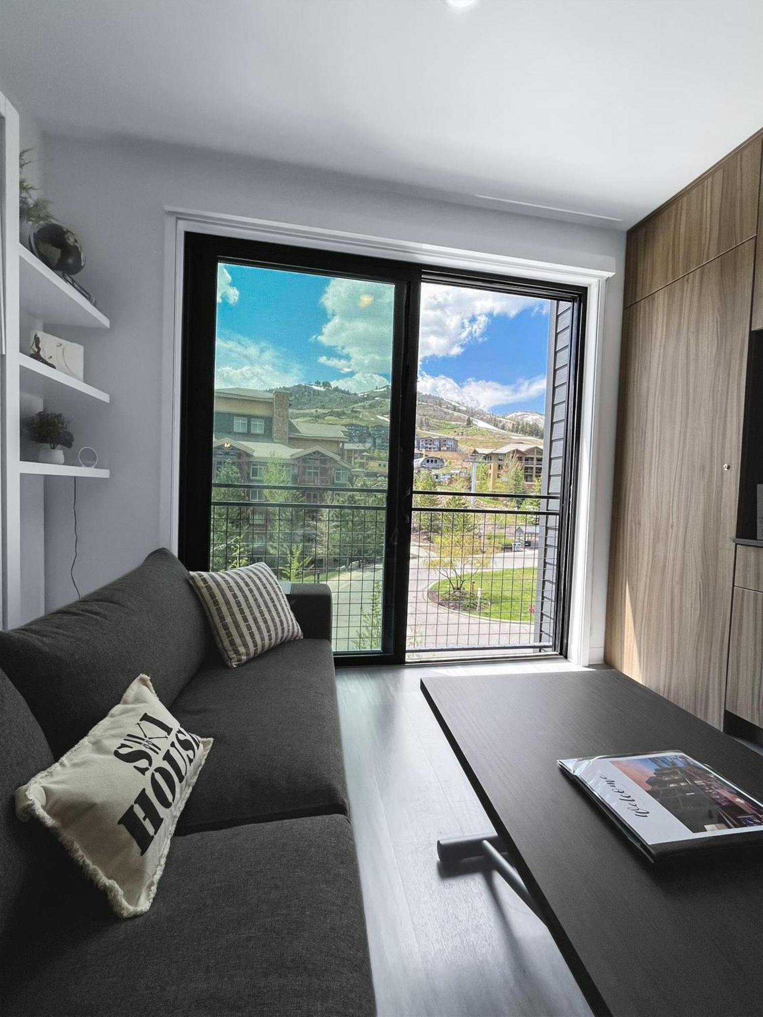 Slope Side Studio In The Heart Of Canyons Village With Heated Pool & Hot Tub! Парк-Сити Экстерьер фото