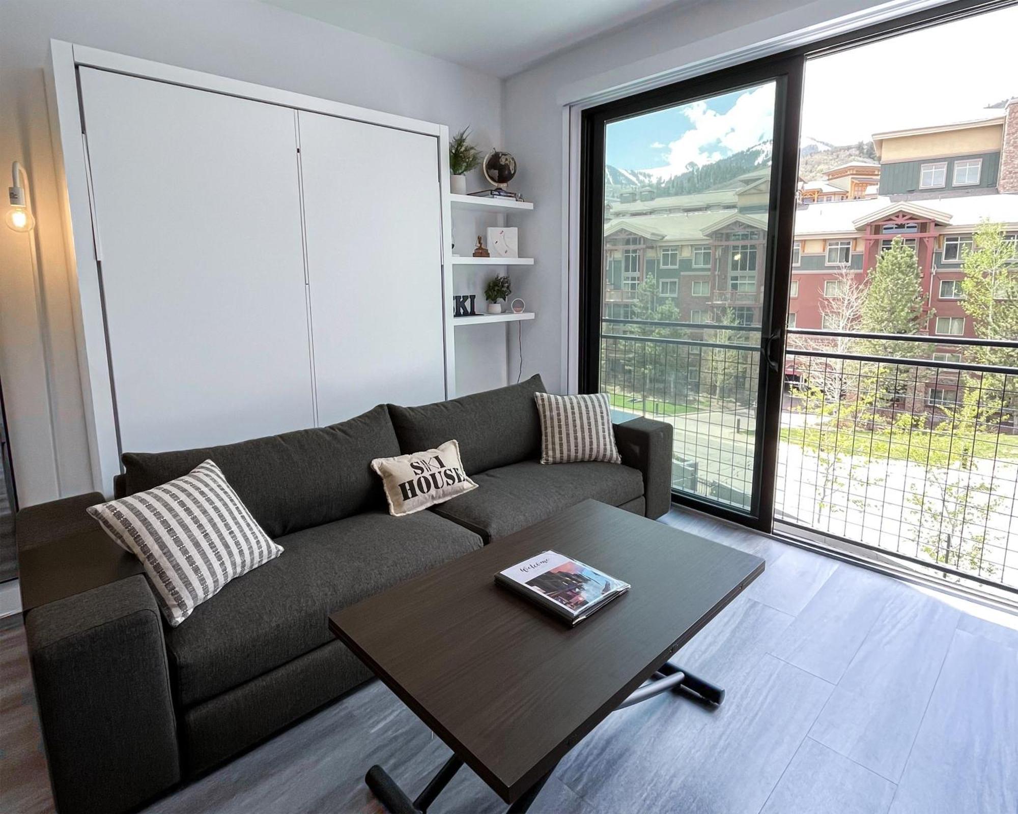 Slope Side Studio In The Heart Of Canyons Village With Heated Pool & Hot Tub! Парк-Сити Экстерьер фото