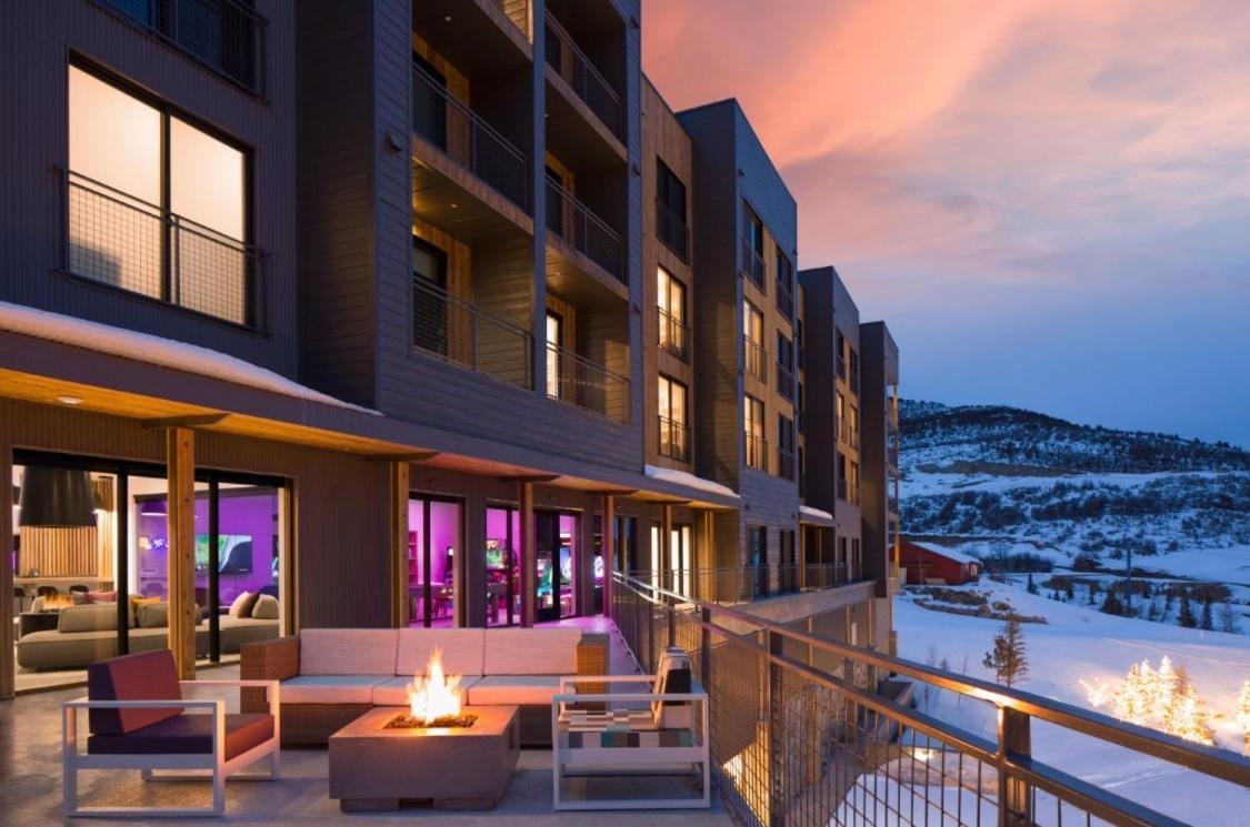 Slope Side Studio In The Heart Of Canyons Village With Heated Pool & Hot Tub! Парк-Сити Экстерьер фото
